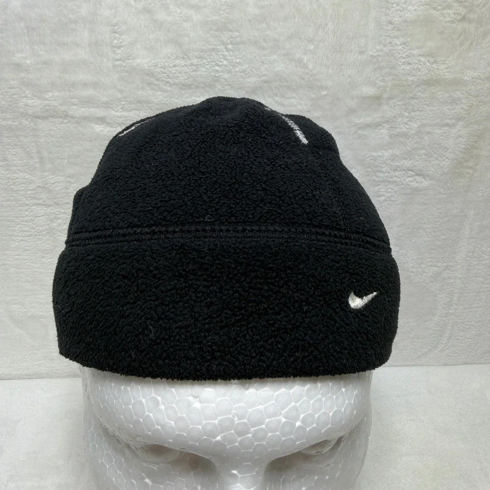 Nike Fleece Beanie Black Skull Cap Athletic Winter Hat Embroidered Swoosh Logo